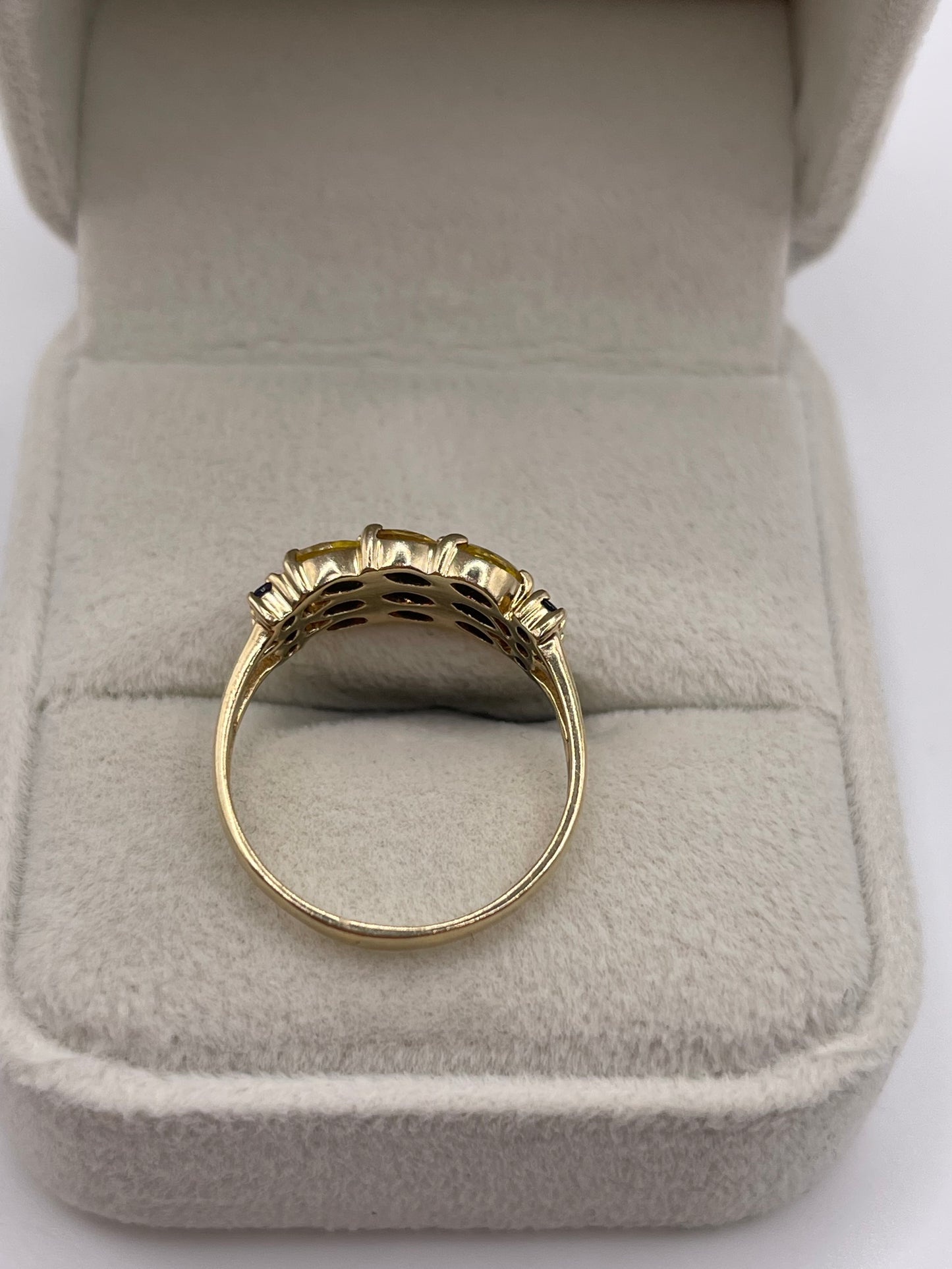 9ct gold sapphire and diamond ring