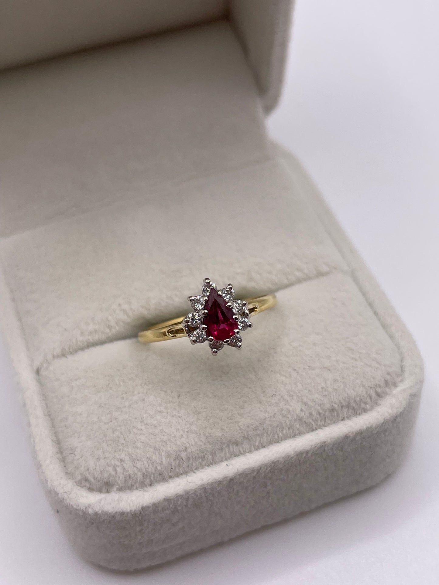 18ct gold ruby and diamond ring