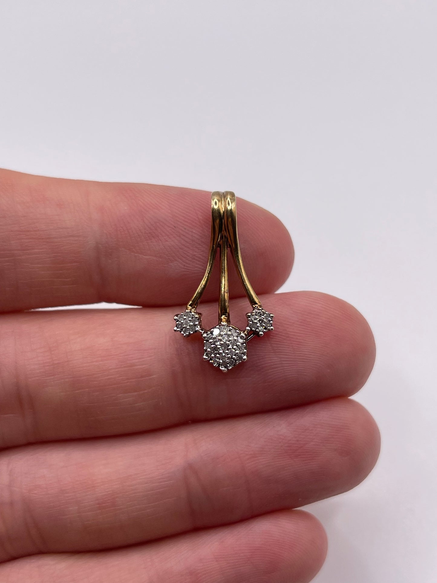 9ct gold diamond cluster pendant