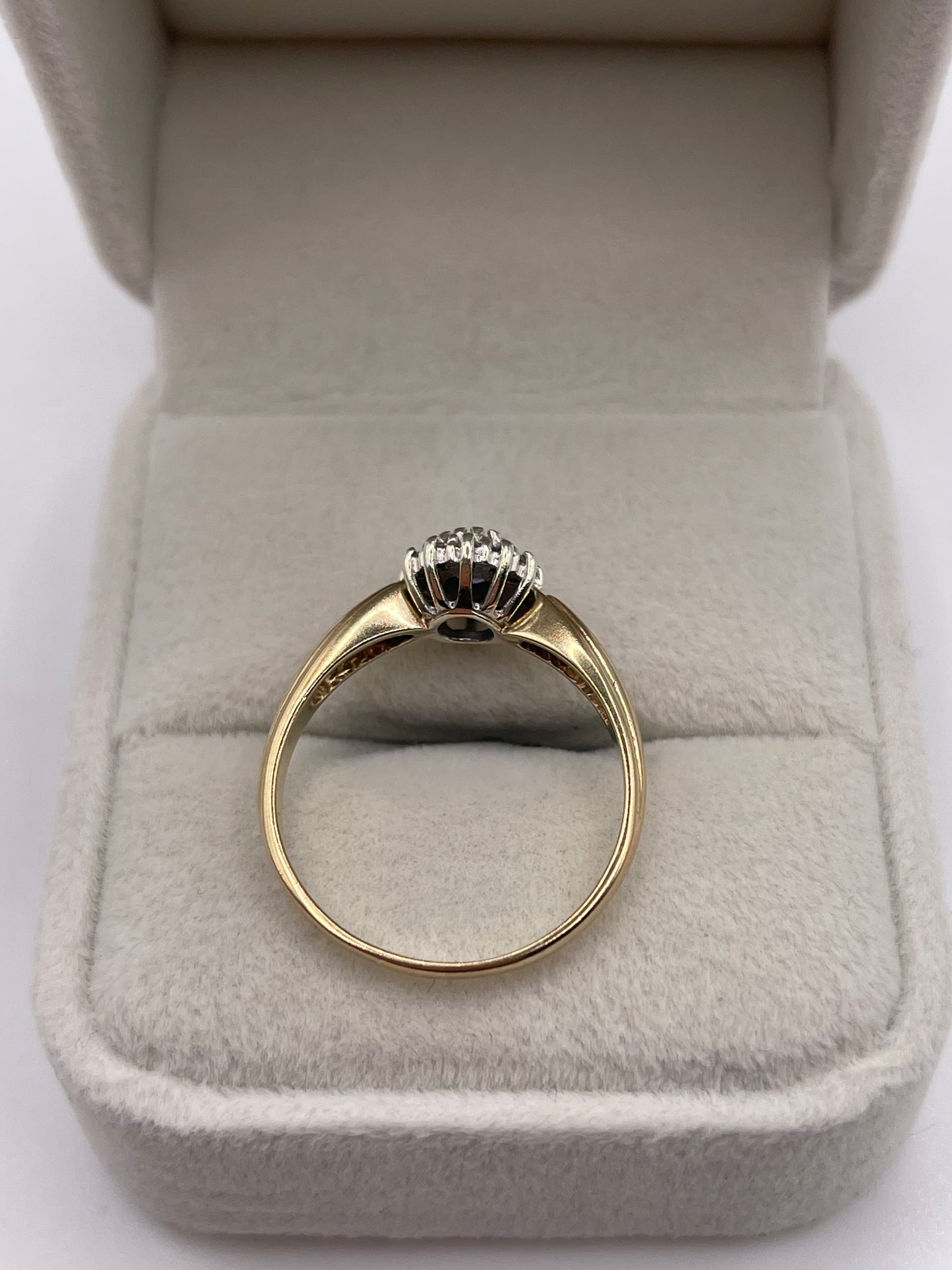 9ct gold sapphire and diamond ring
