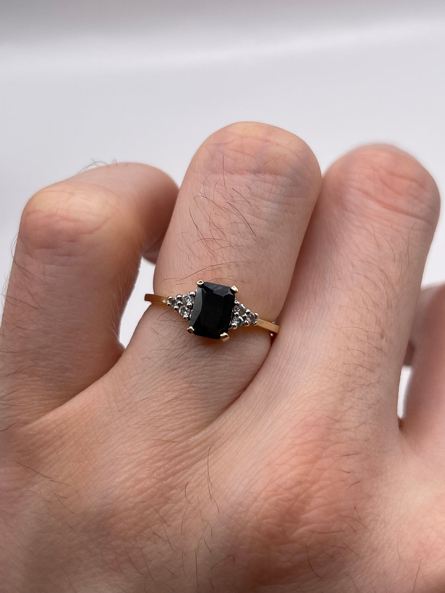 9ct gold sapphire and diamond ring