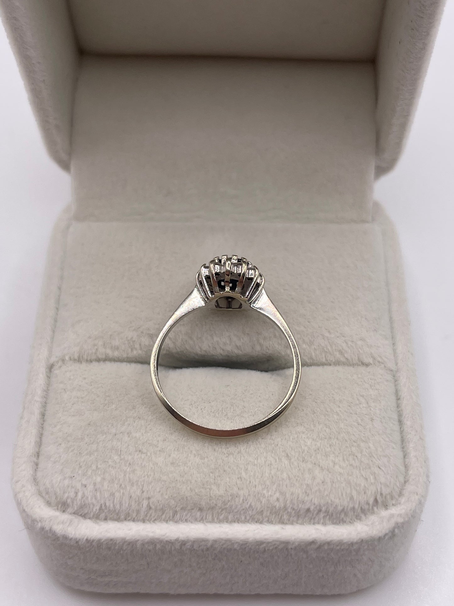 9ct white gold sapphire and diamond ring