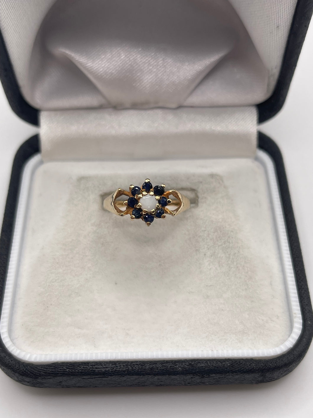 9ct gold sapphire and opal ring