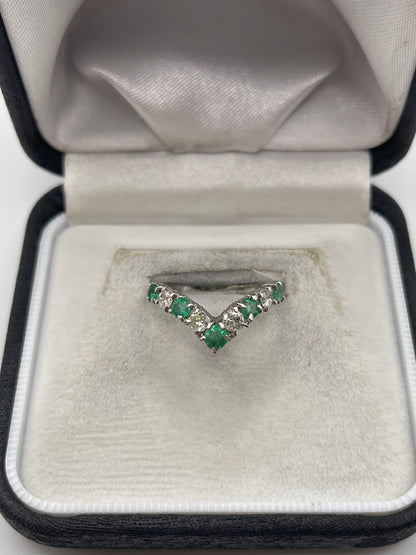 18ct white gold emerald and diamond ring