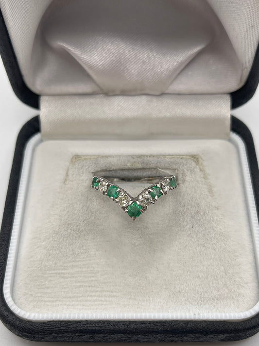18ct white gold emerald and diamond ring