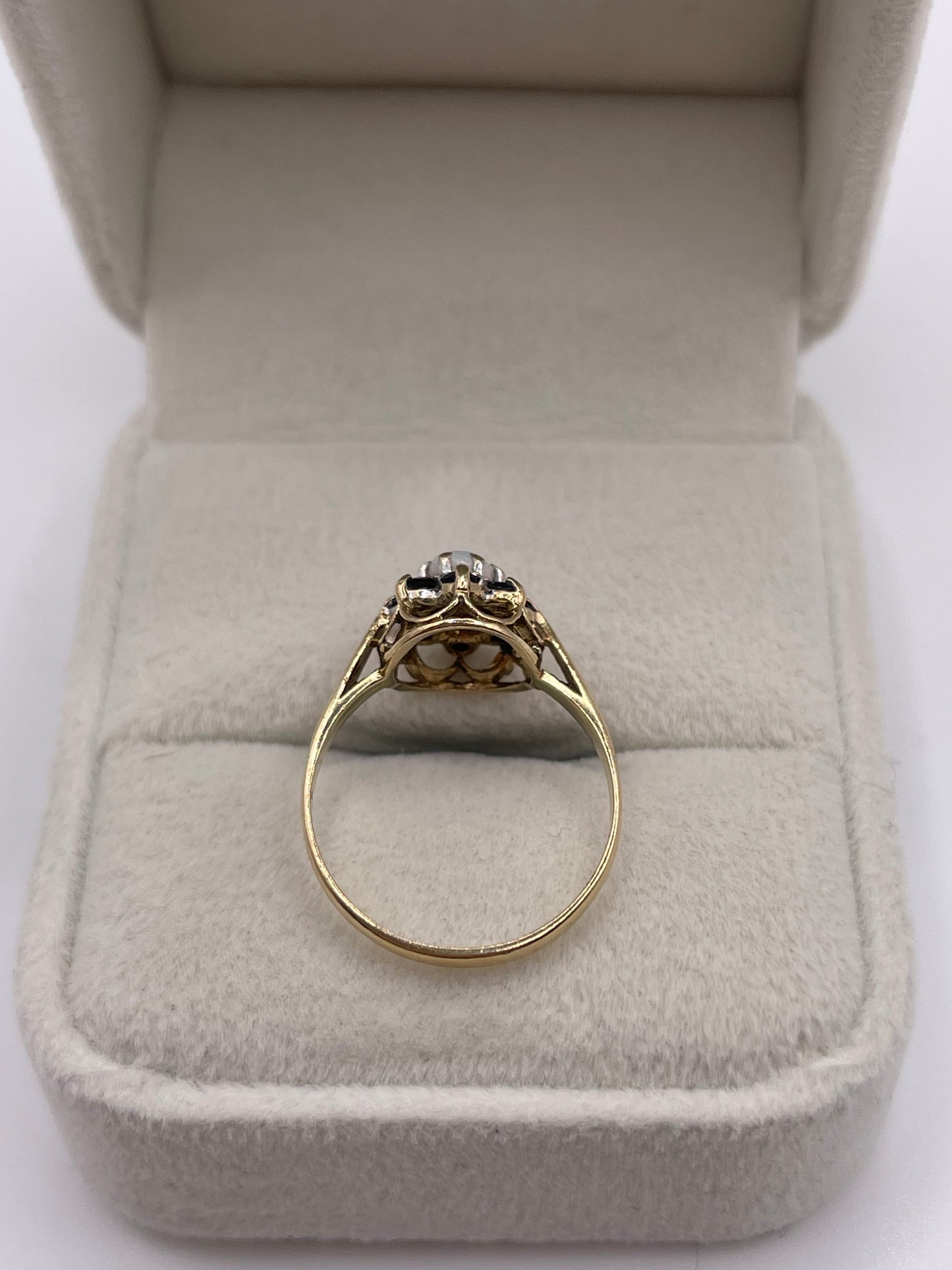 9ct gold opal and sapphire ring