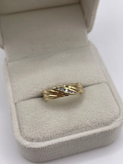 9ct gold diamond ring