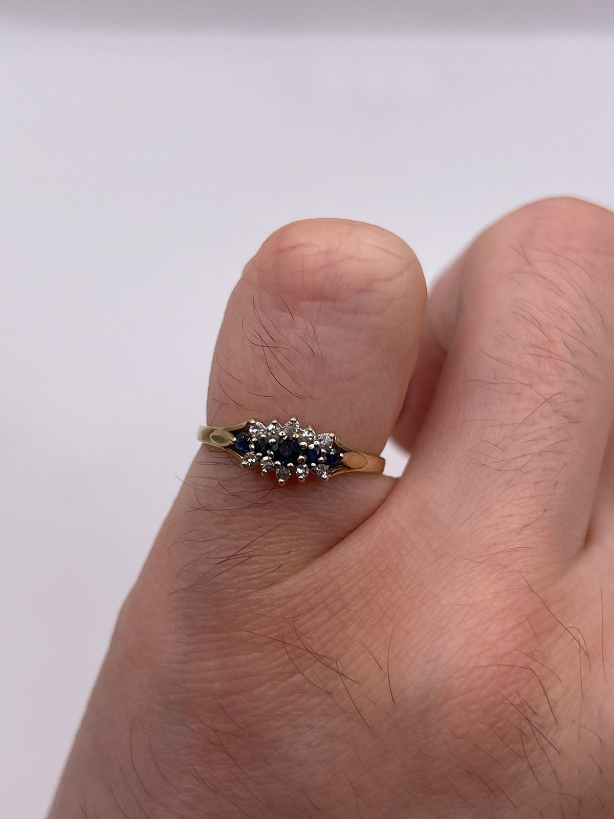 9ct gold sapphire and diamond ring