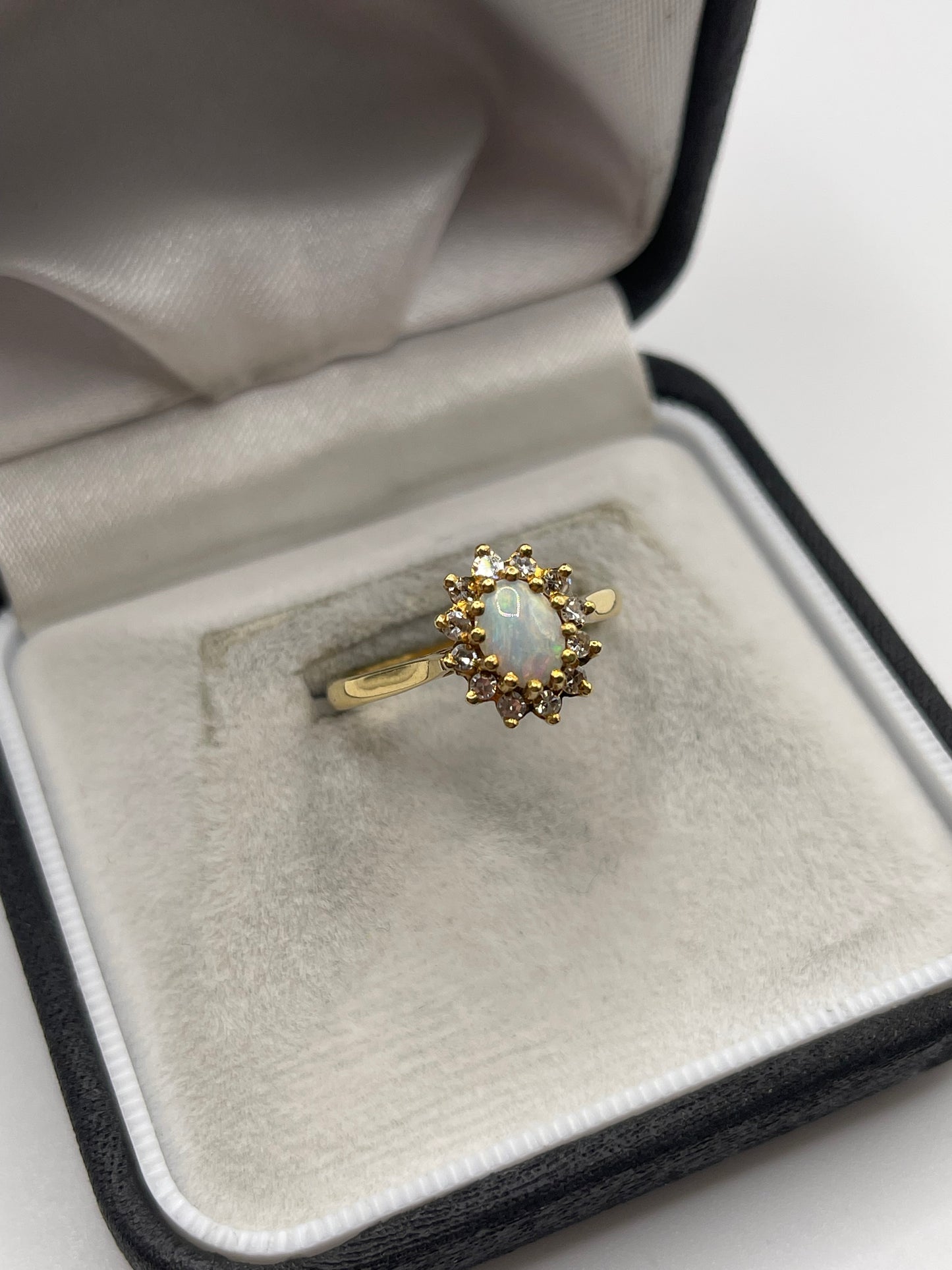 18ct gold opal and diamond ring