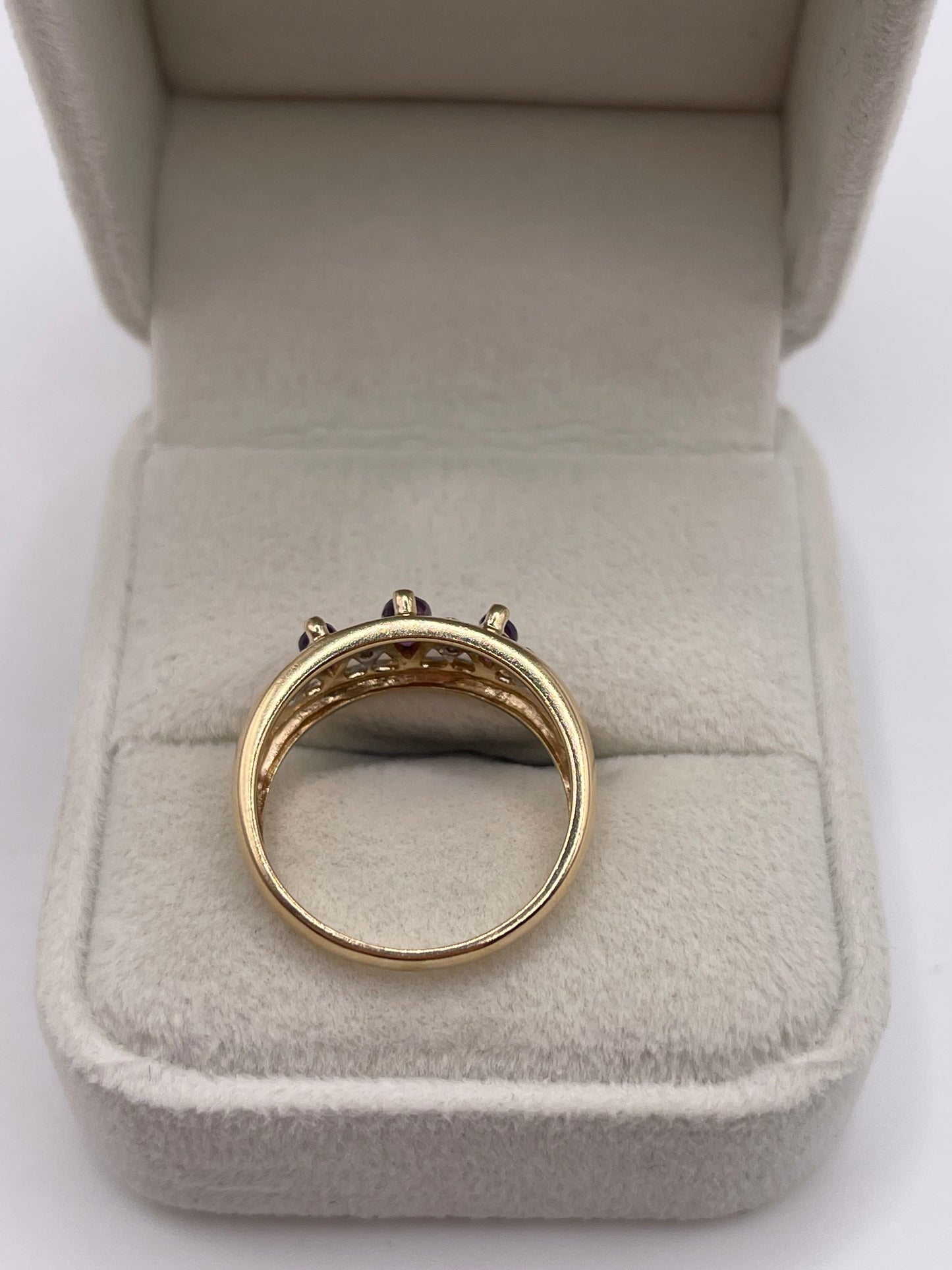 9ct gold amethyst and diamond ring