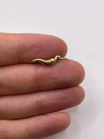 9ct gold horn of plenty pendant