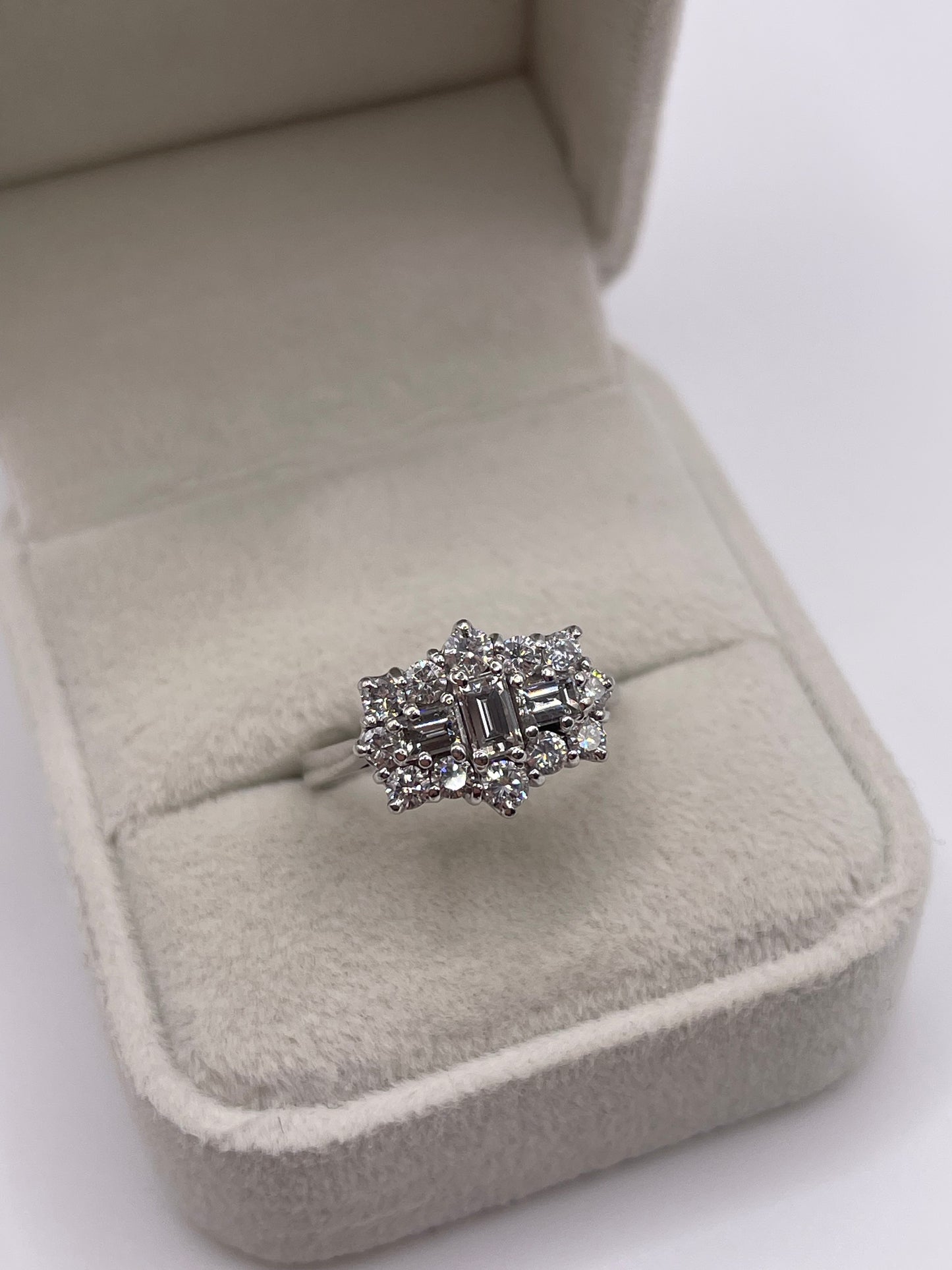 18ct white gold diamond cluster ring