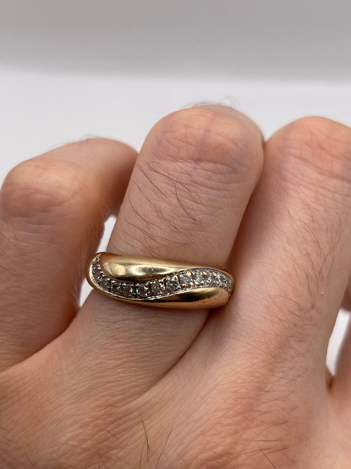 9ct gold diamond ring