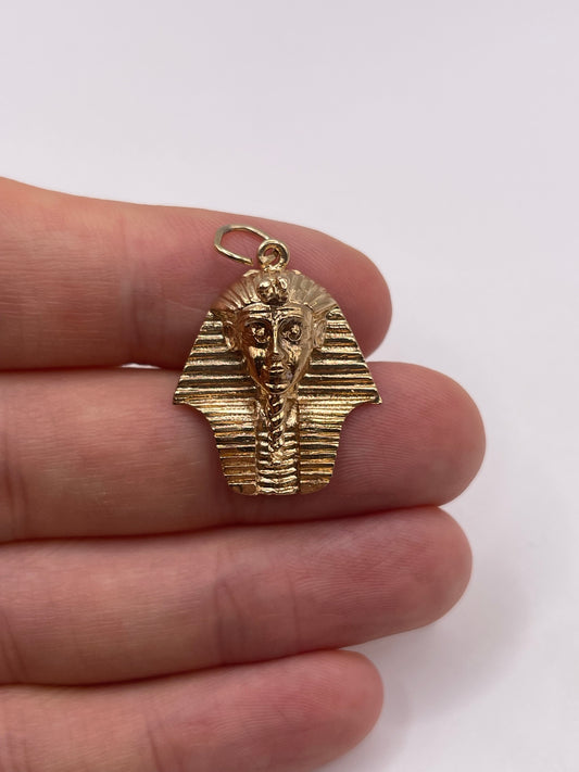 9ct gold Tutankhamen pendant