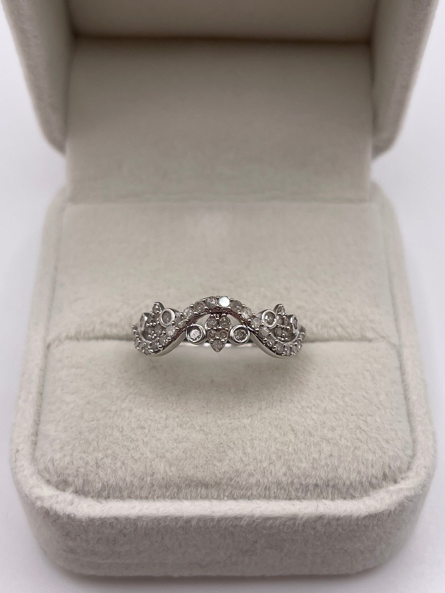9ct white gold diamond ring