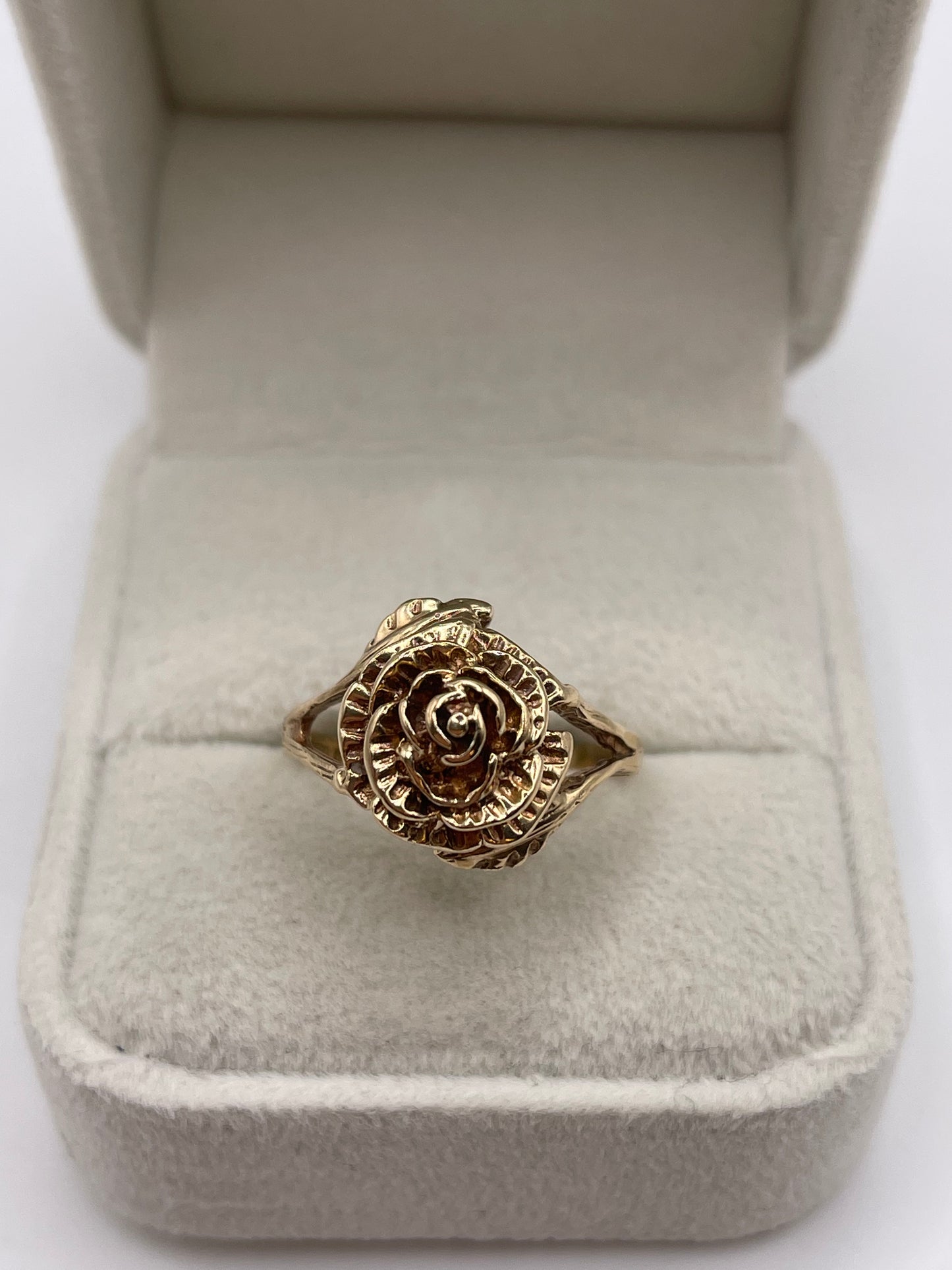 9ct gold rose ring