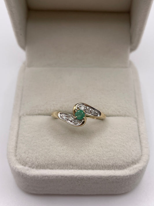9ct gold emerald and diamond ring