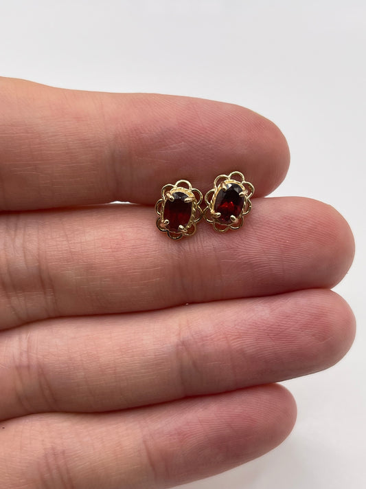 9ct gold garnet earrings