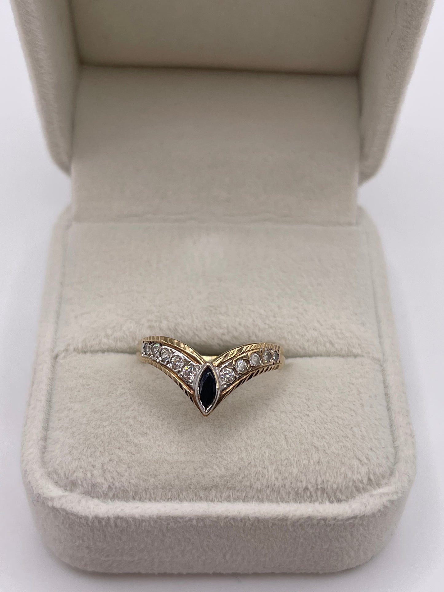 9ct gold sapphire and cz ring