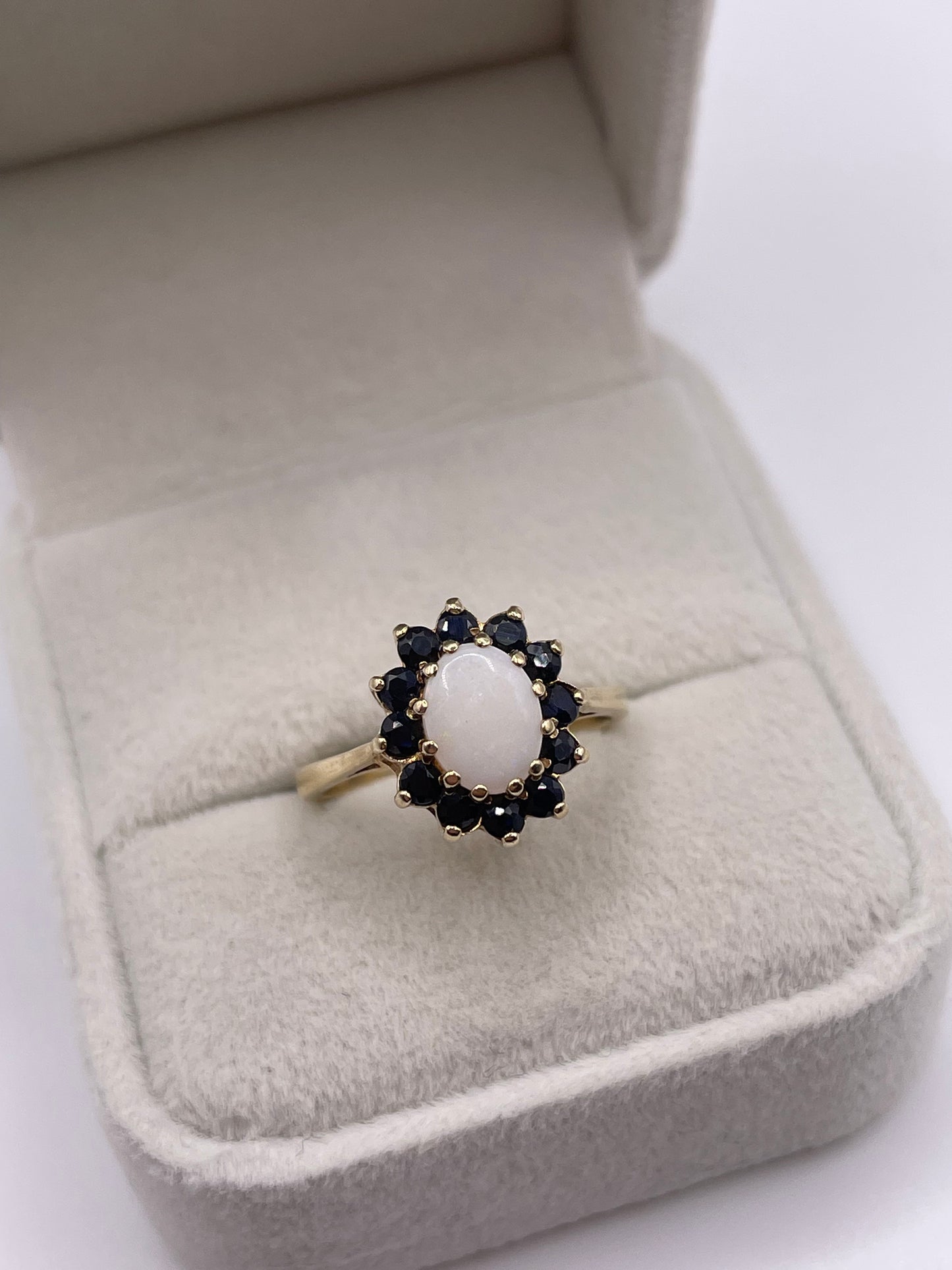 9ct gold opal and sapphire ring