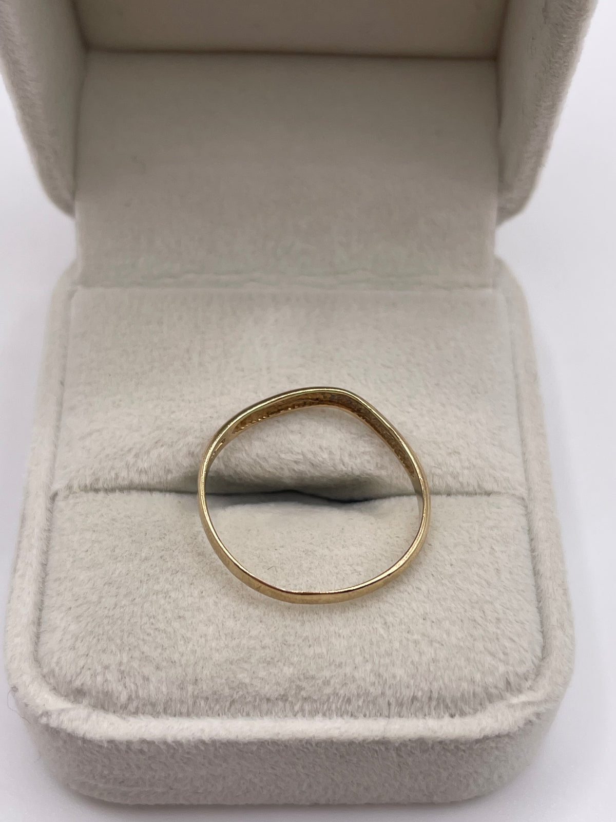 9ct gold wishbone ring