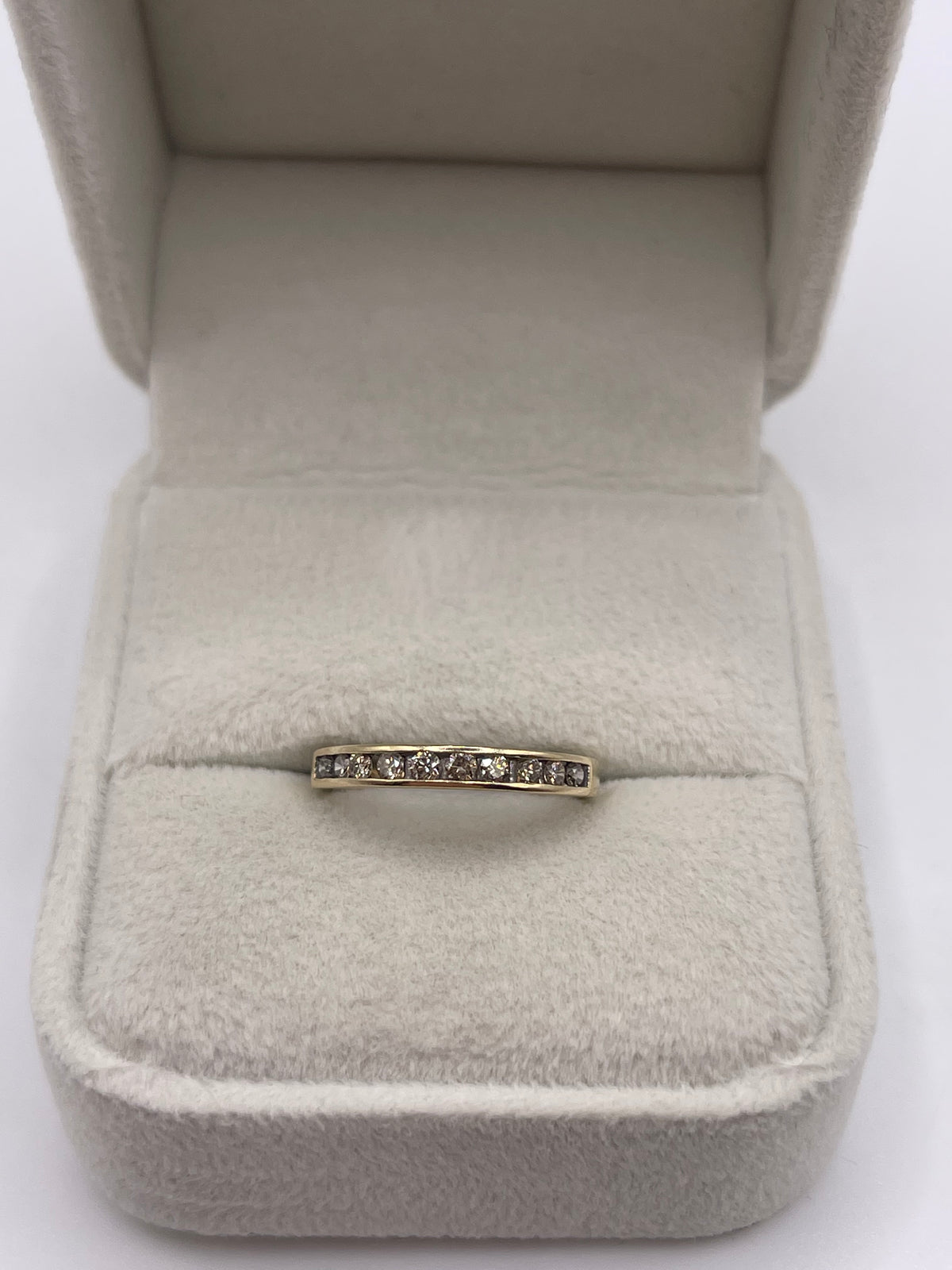9ct gold diamond ring