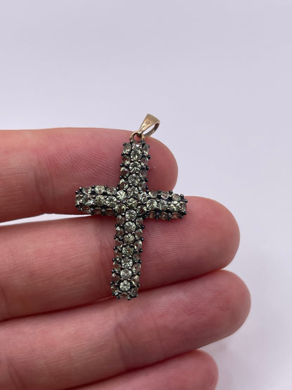 9ct gold quartz cluster cross pendant