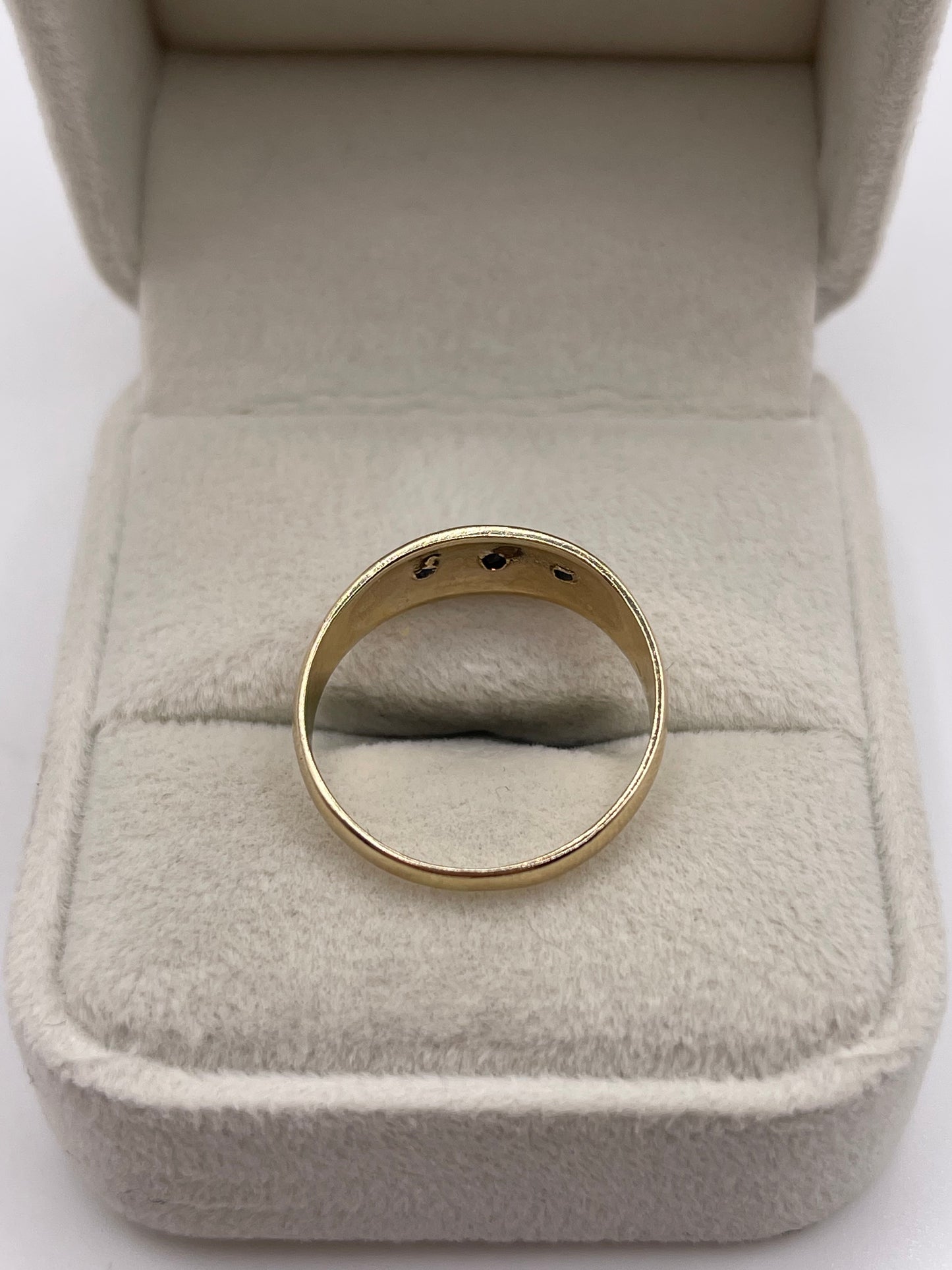 9ct gold sapphire gypsy ring