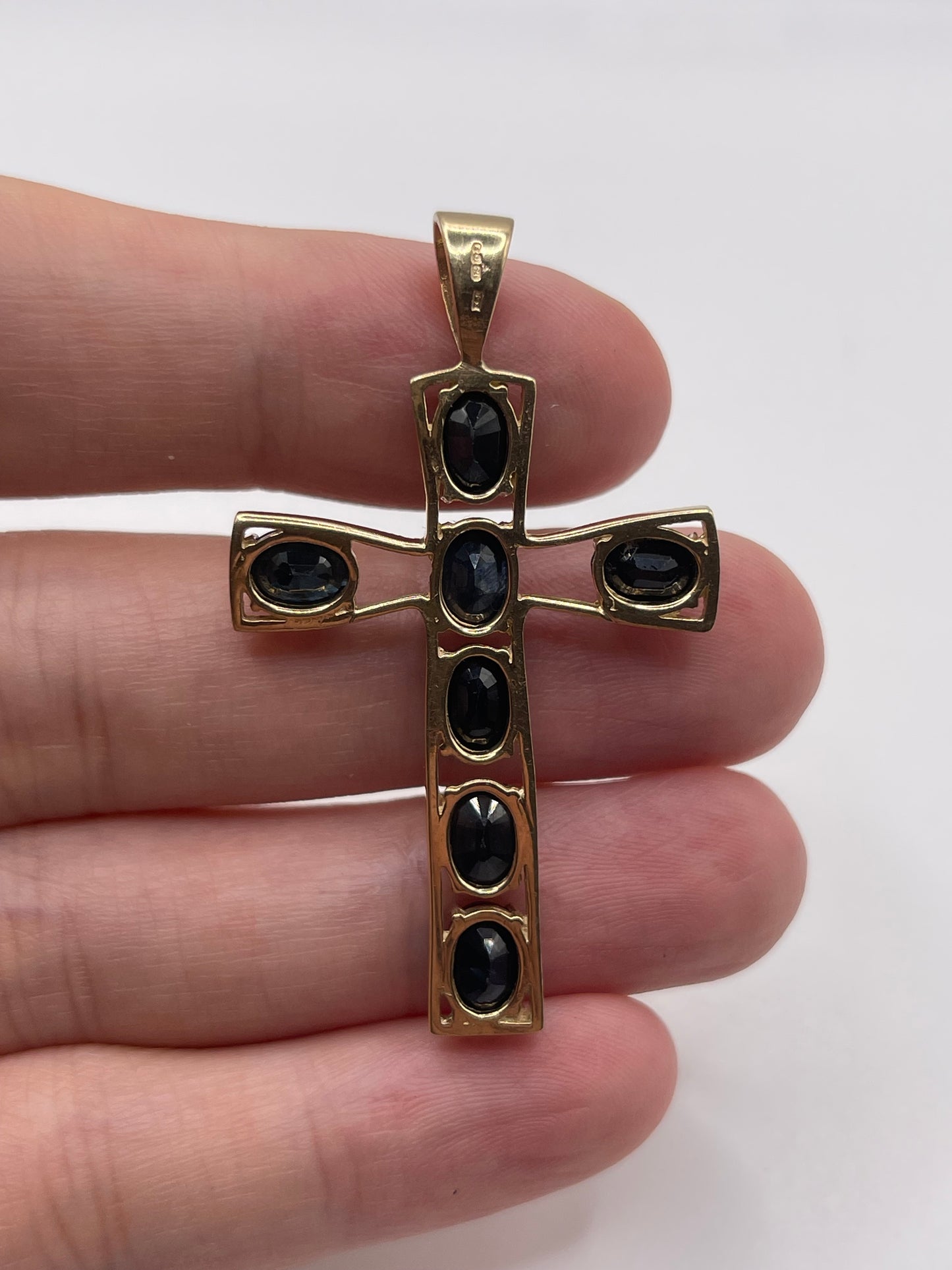 9ct gold sapphire cross pendant