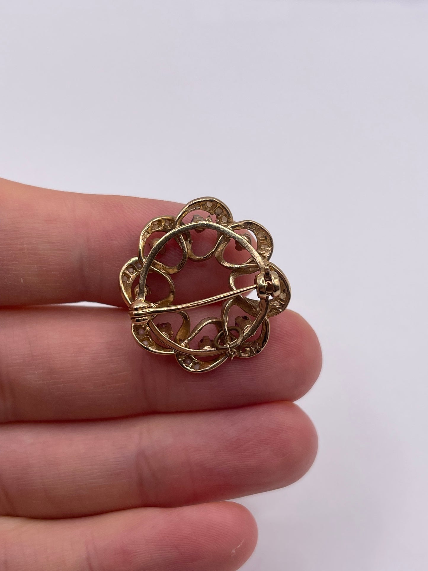 9ct gold ruby and pearl brooch