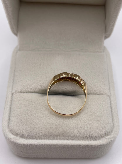 9ct gold garnet and diamond ring