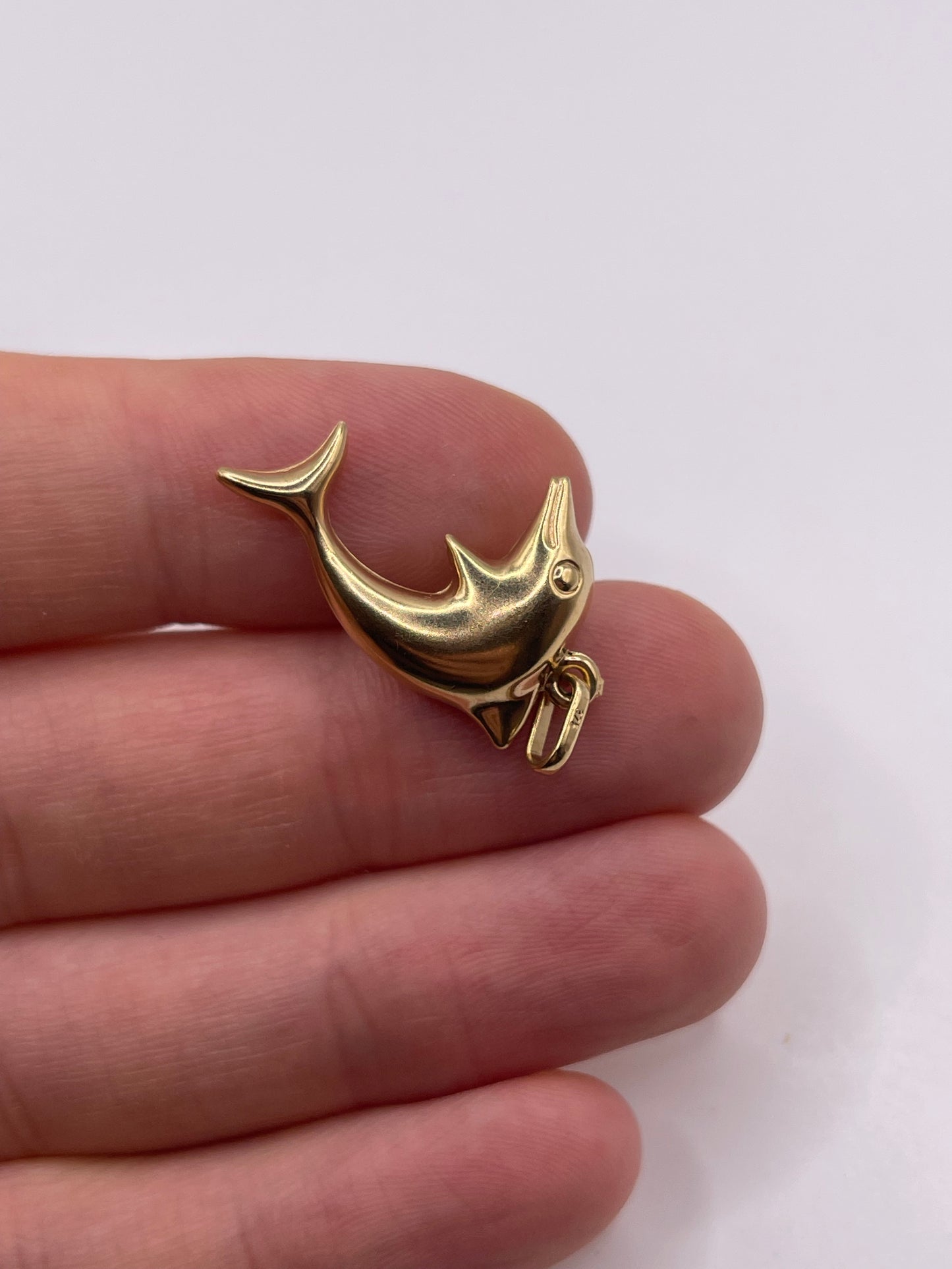 9ct gokd dolphin charm