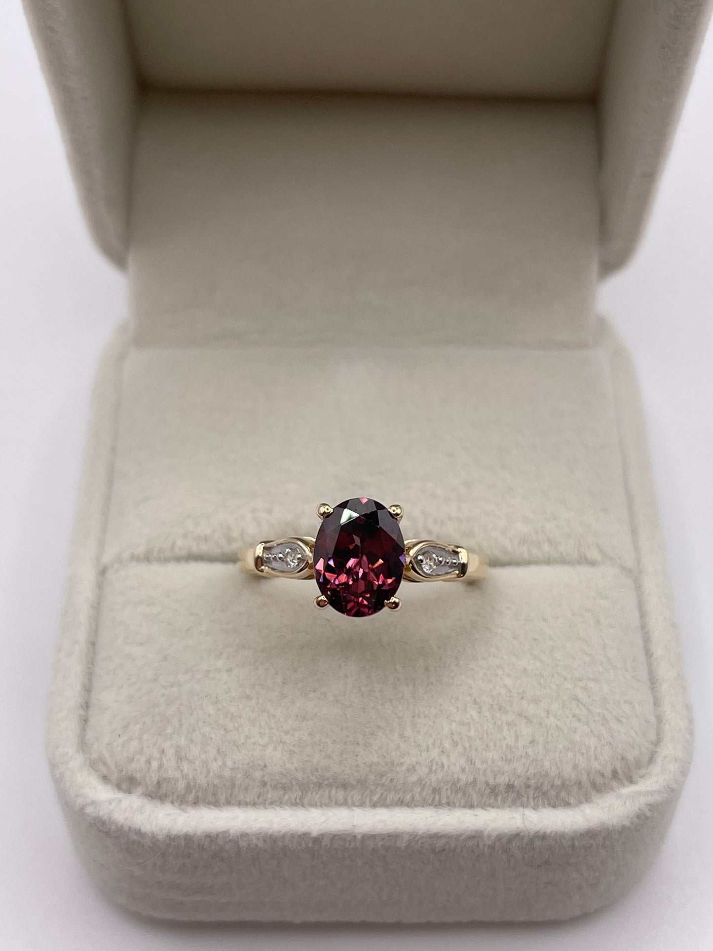 9ct gold zircon ring