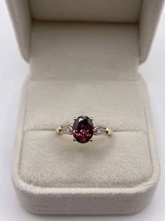 9ct gold zircon ring