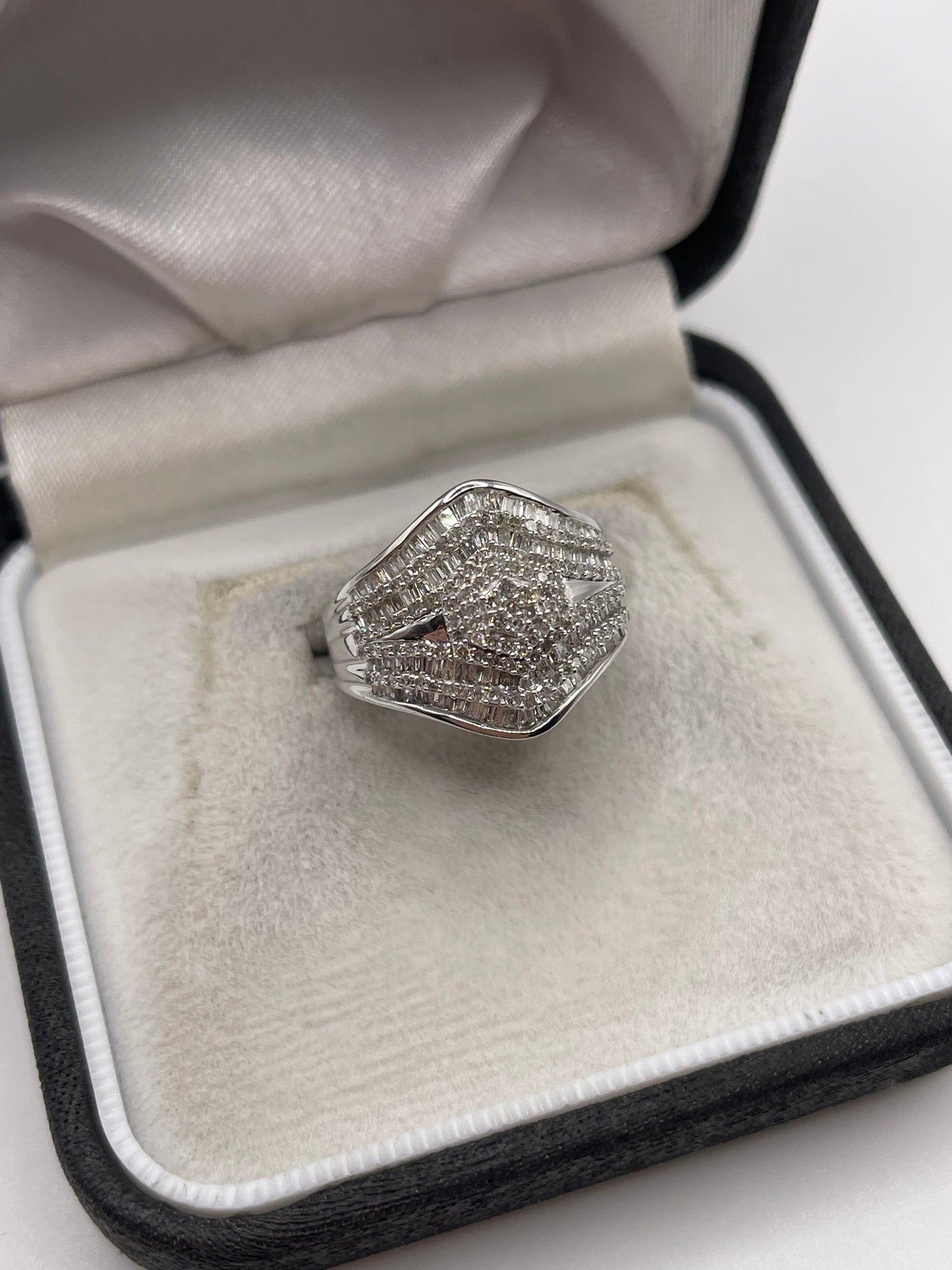9ct white gold diamond cluster ring