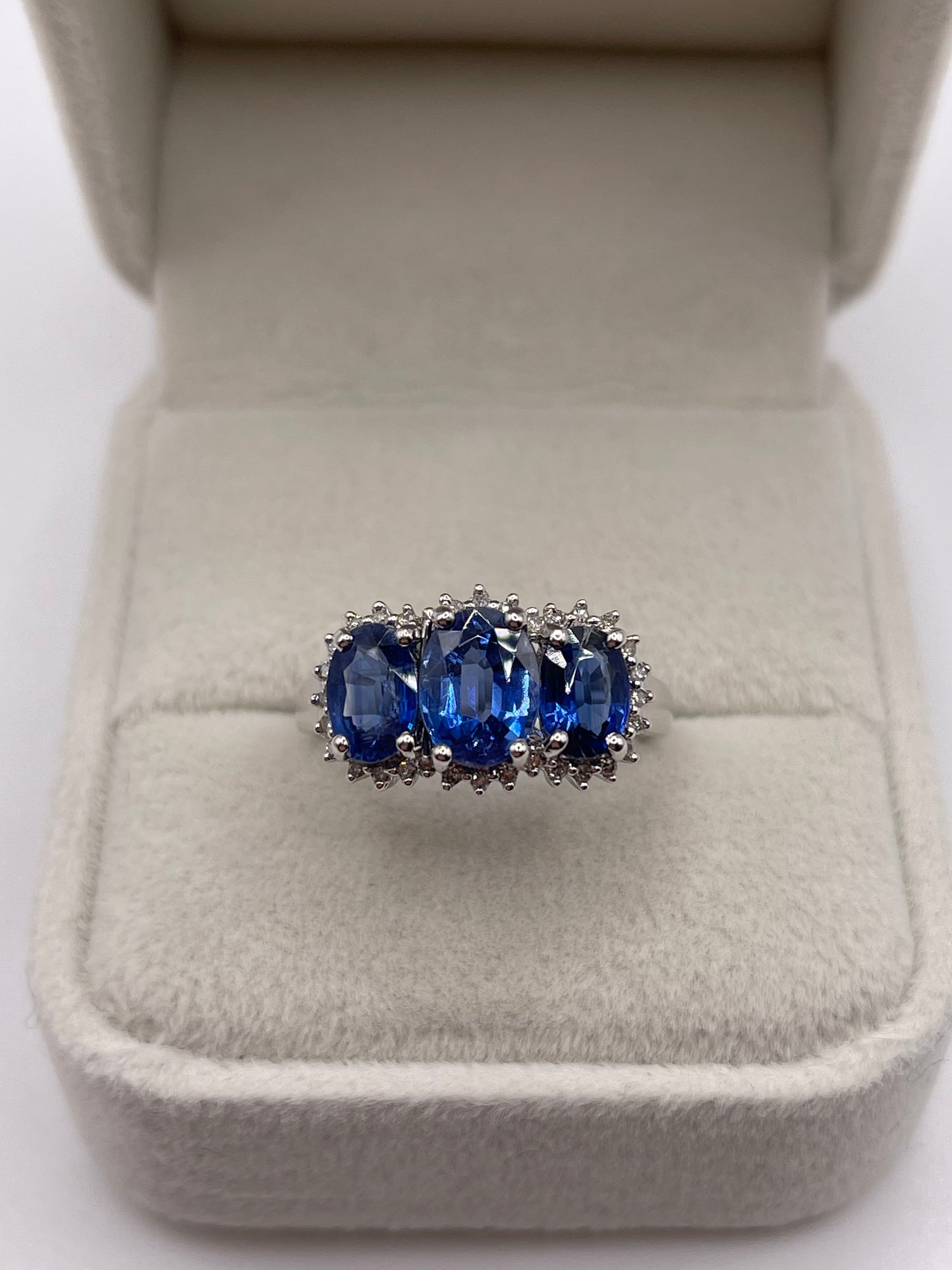 9ct white gold kyanite and diamond ring