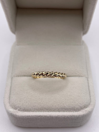 9ct gold croissant ring
