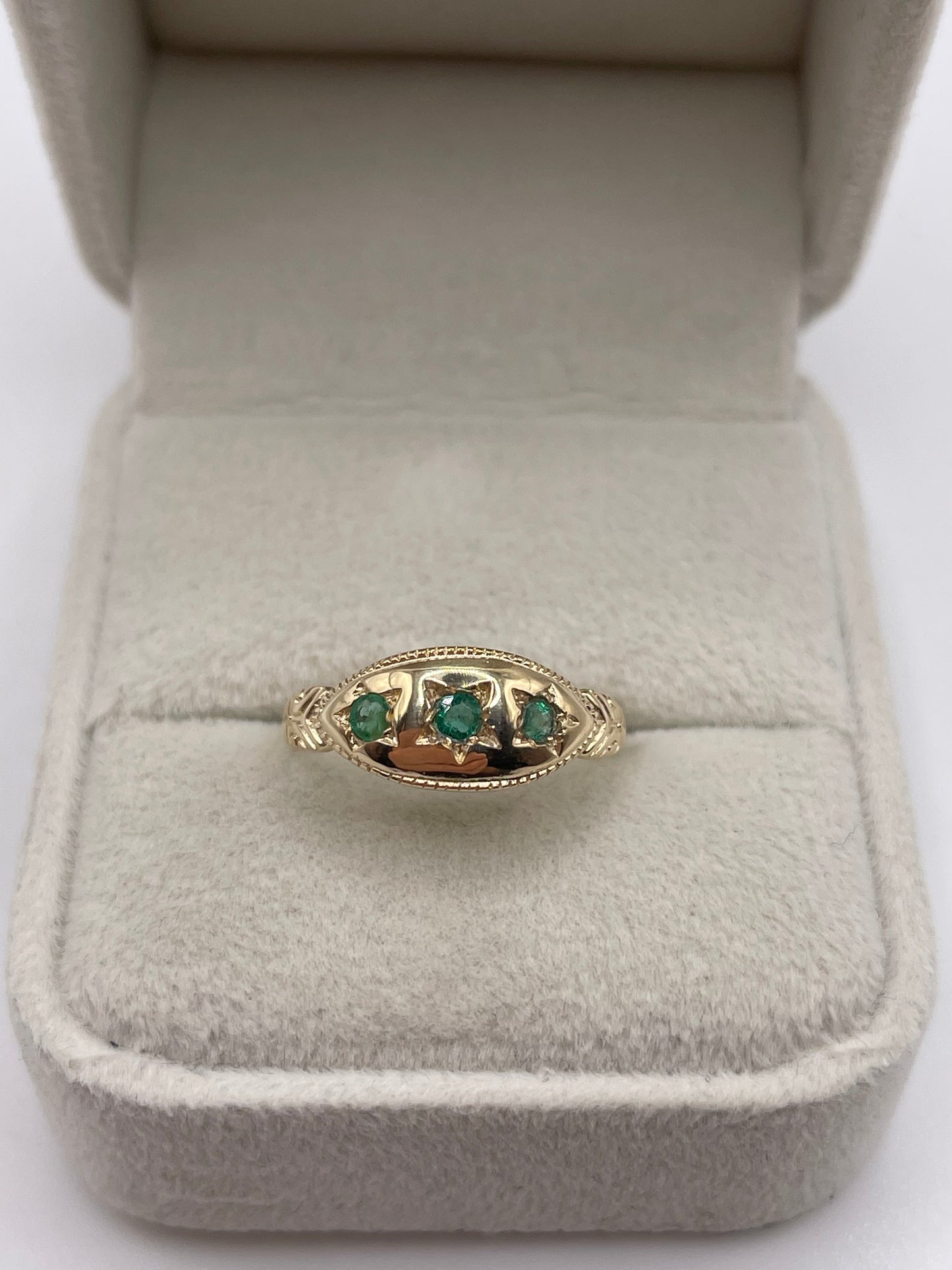 9ct gold emerald gypsy ring