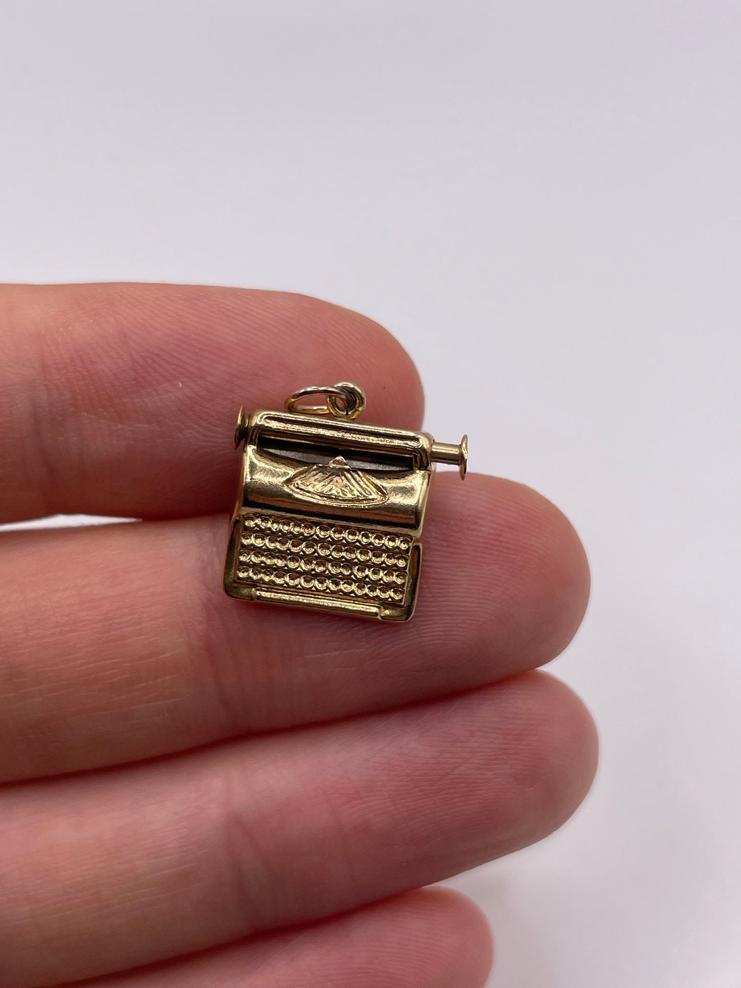 9ct gold typewriter charm