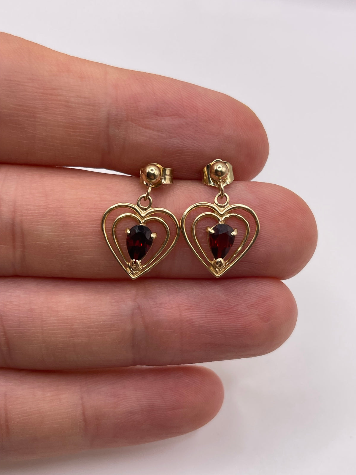 9ct gold garnet earrings