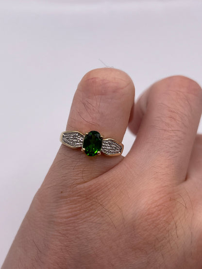 9ct gold diopside and diamond ring