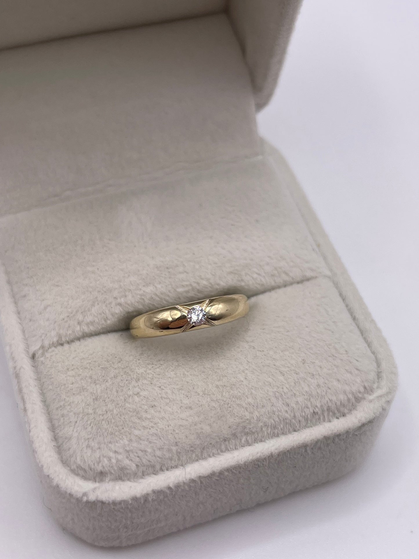 9ct gold cz gypsy ring