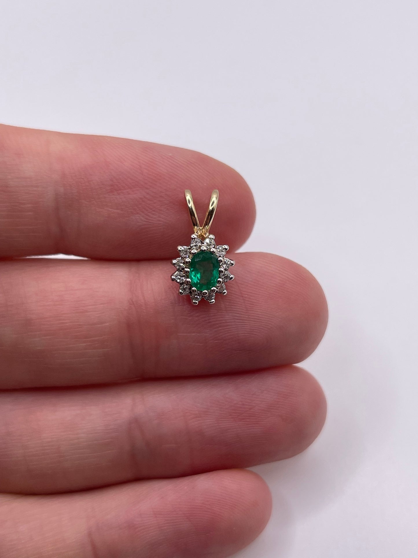 9ct gold emerald and diamond pendant