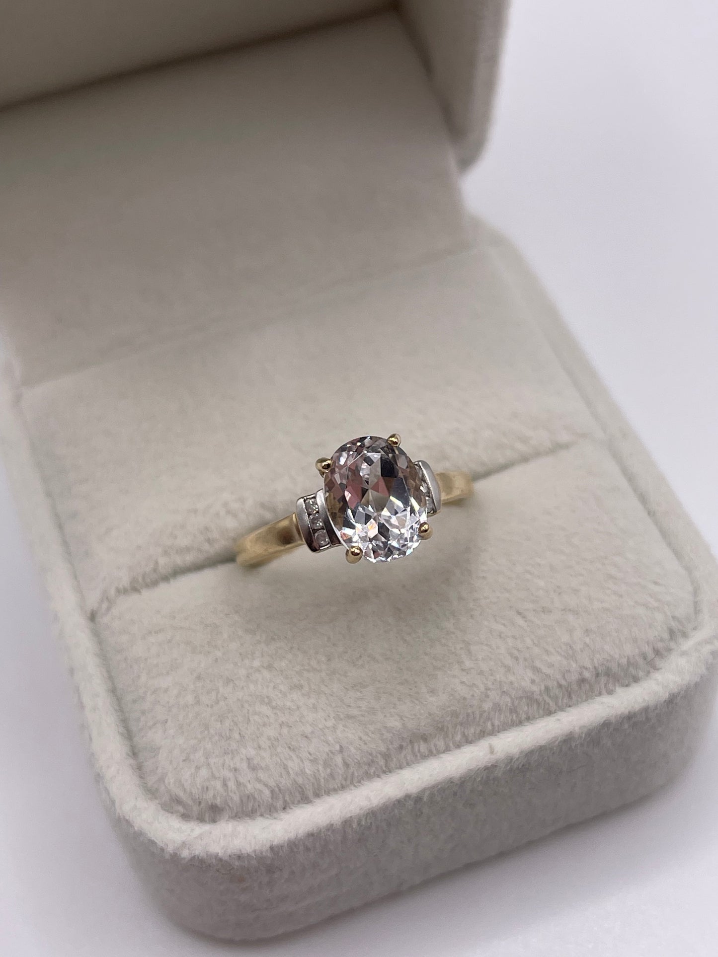 9ct gold pale kunzite and diamond ring