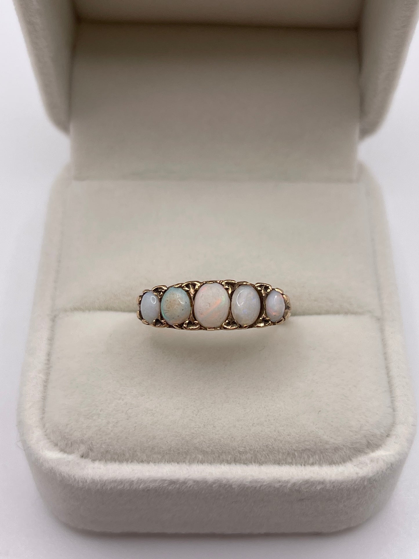 9ct gold opal ring