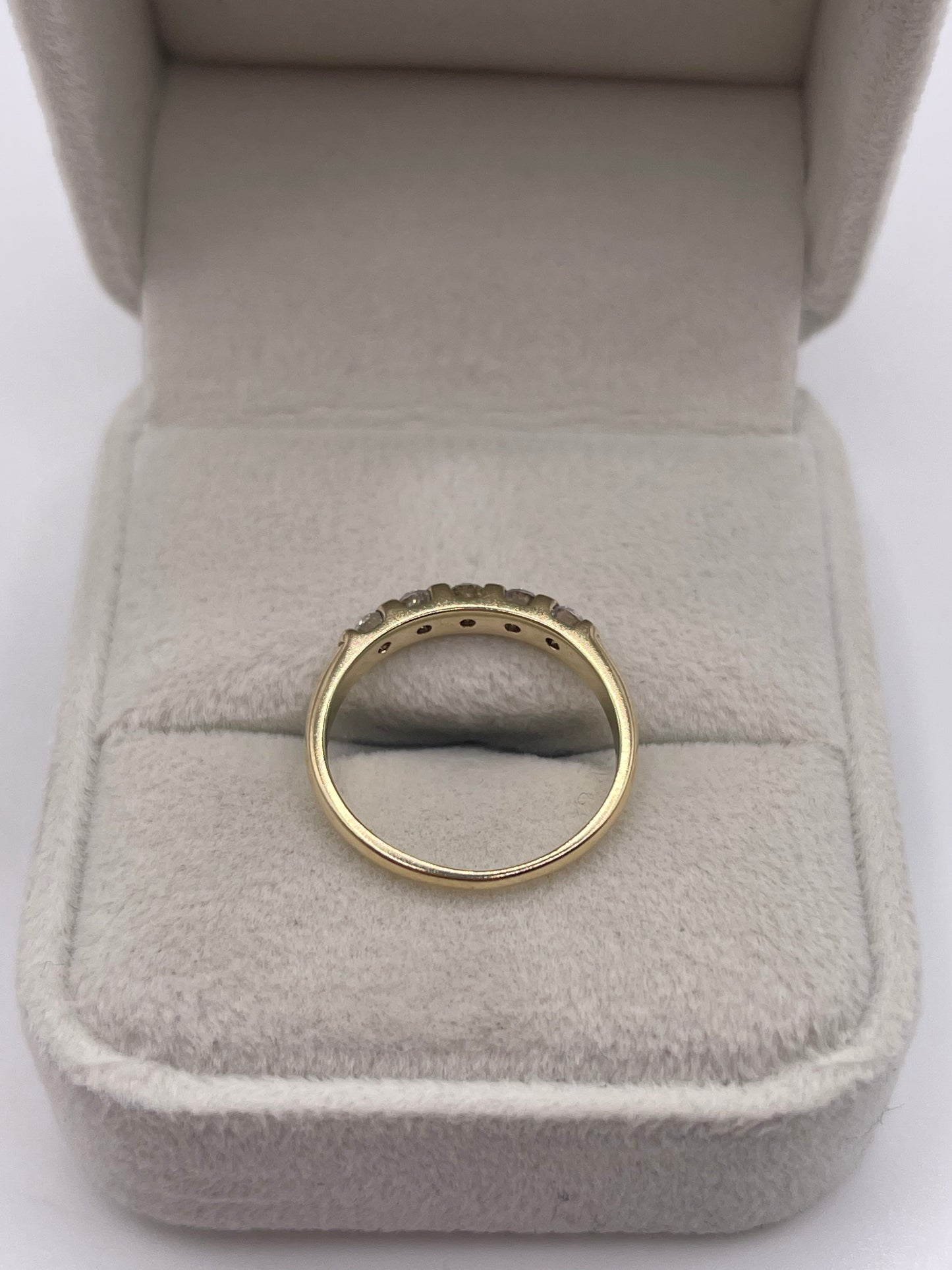 9ct gold diamond ring