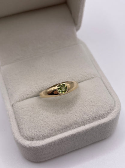 9ct gold peridot gypsy ring