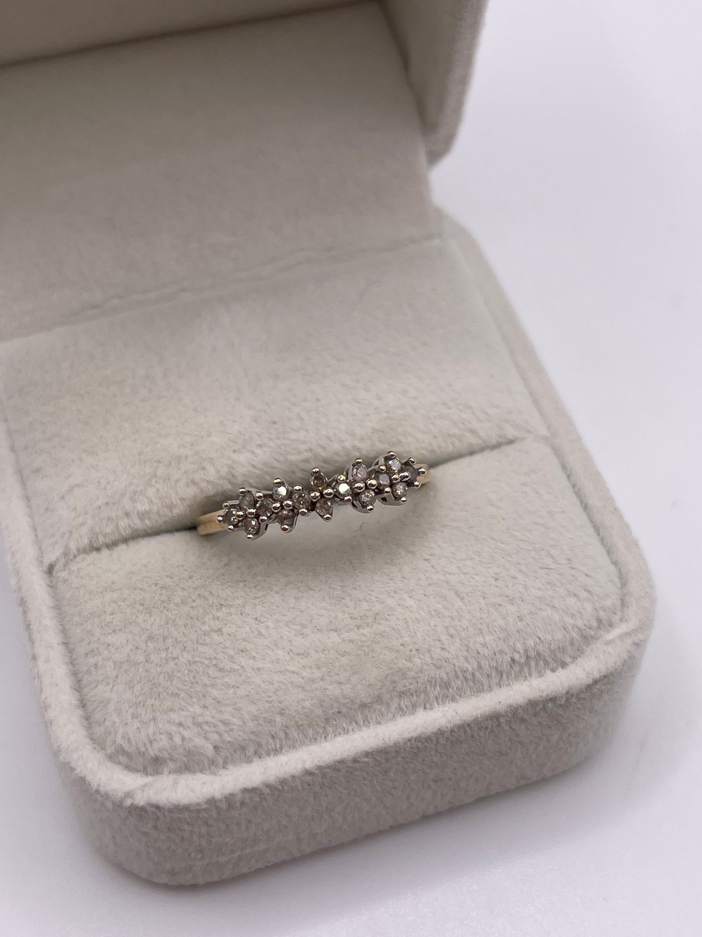 9ct gold diamond cluster ring