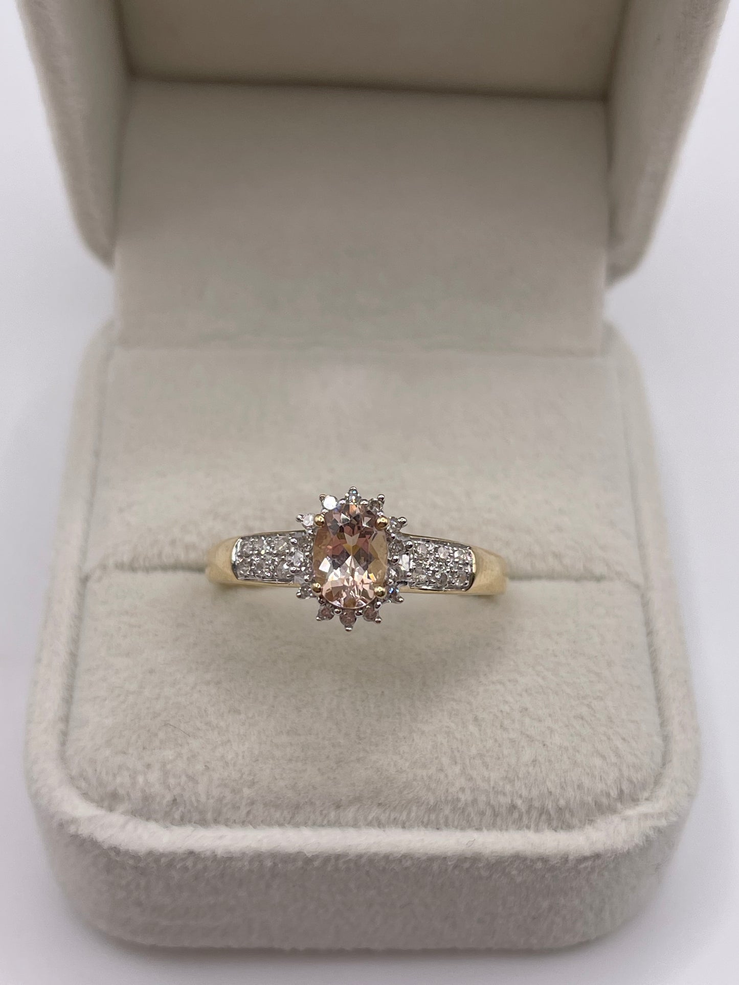 9ct gold morganite and diamond ring
