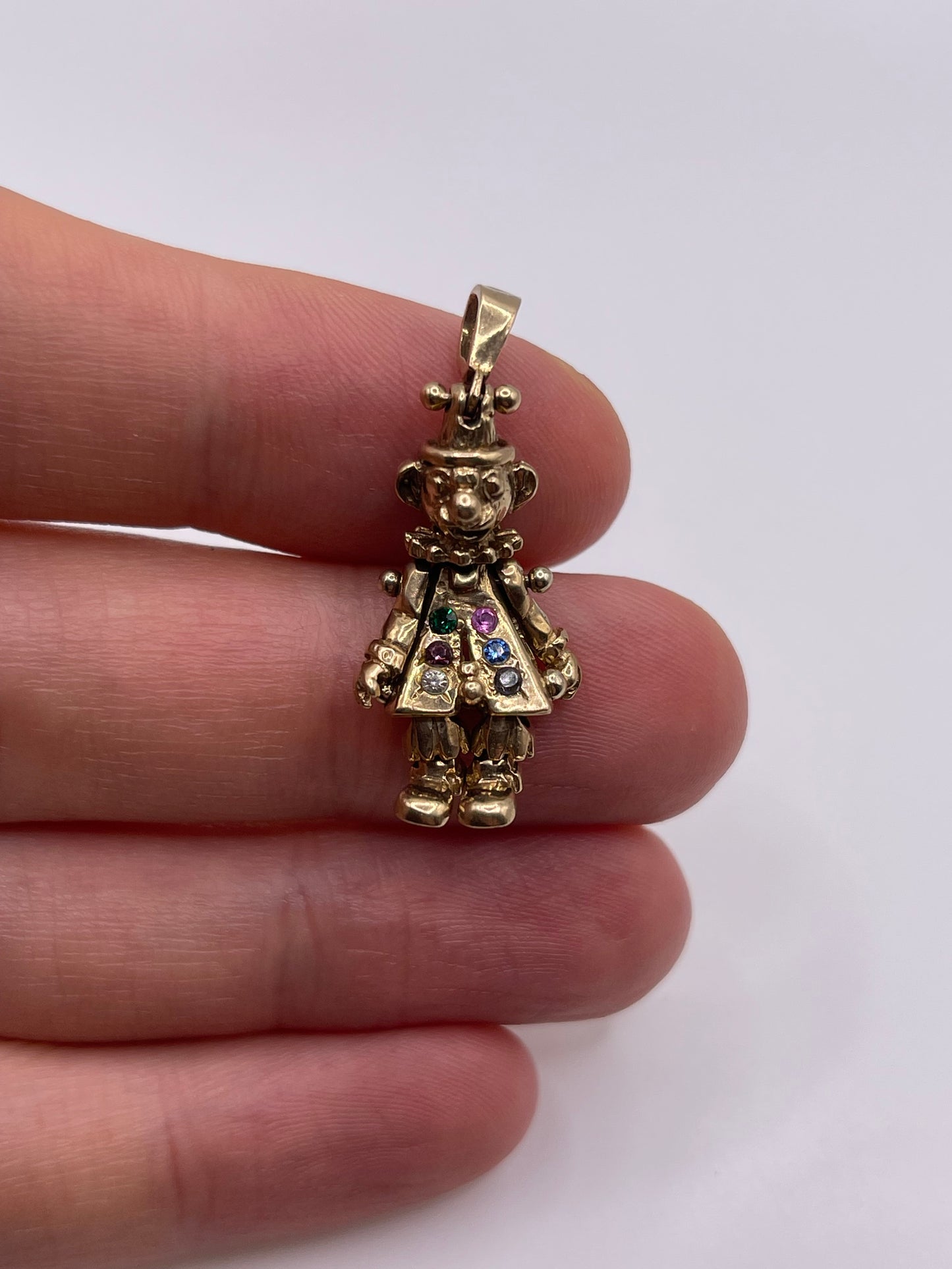 9ct gold articulated clown pendant